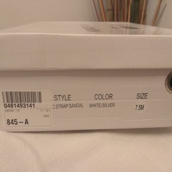 Shoes - Picture 4 of 4